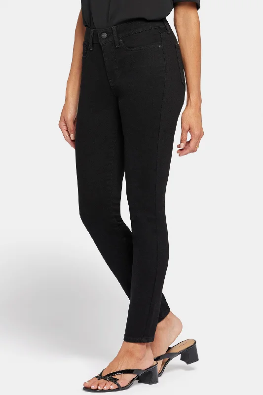 Ami Skinny Jeans In Petite - Black