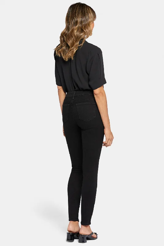 Ami Skinny Jeans In Petite - Black