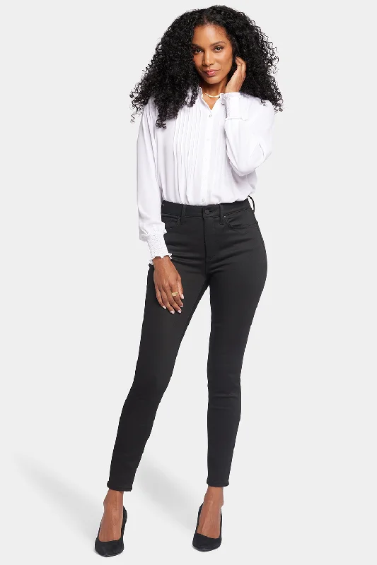 Ami Skinny Jeans In Petite - Black Rinse