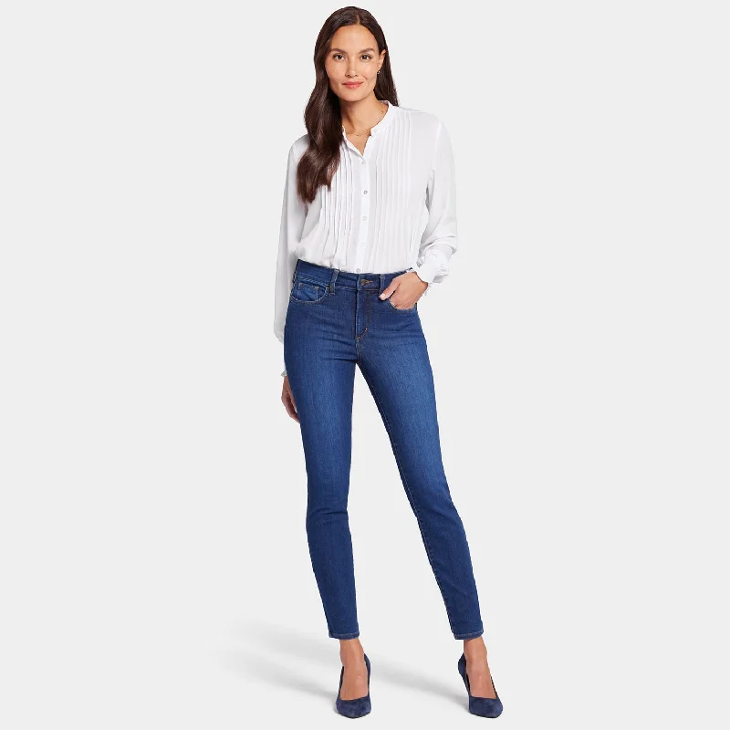 Ami Skinny Jeans In Petite - Cooper