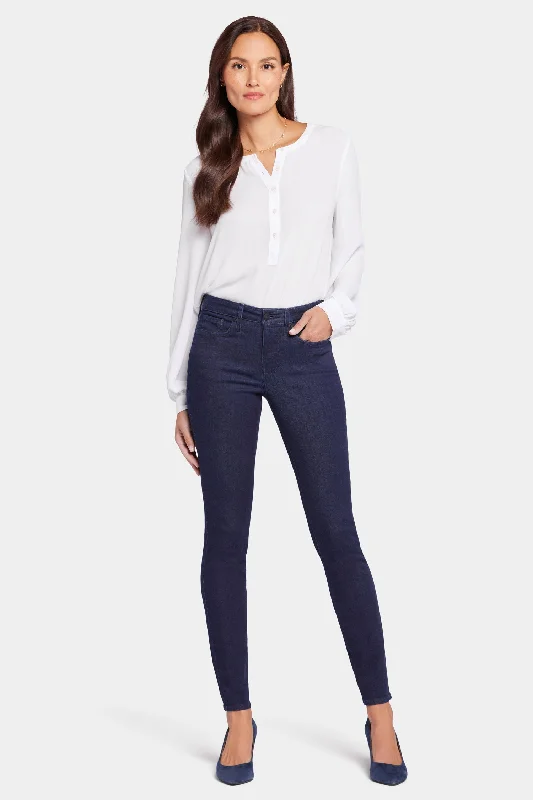 Ami Skinny Jeans In Petite - Rinse