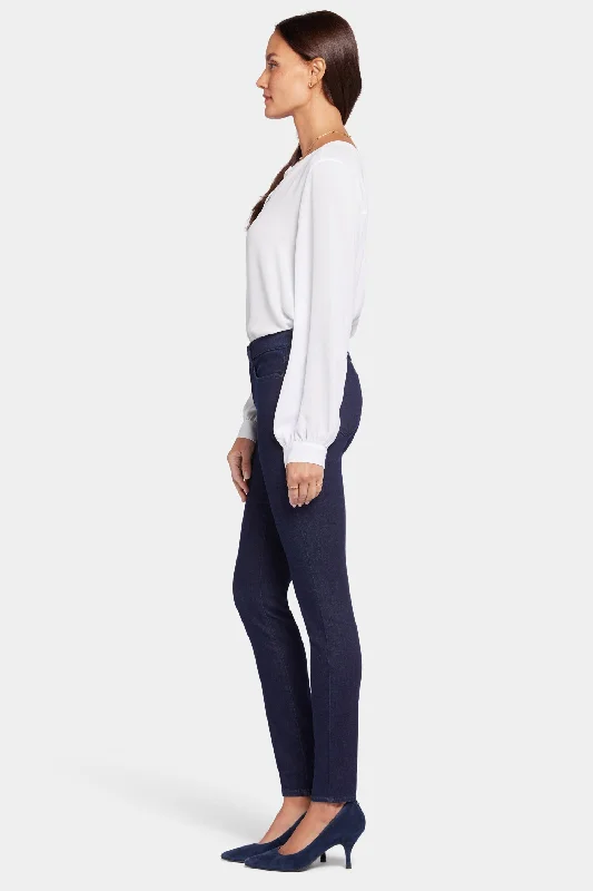 Ami Skinny Jeans In Petite - Rinse