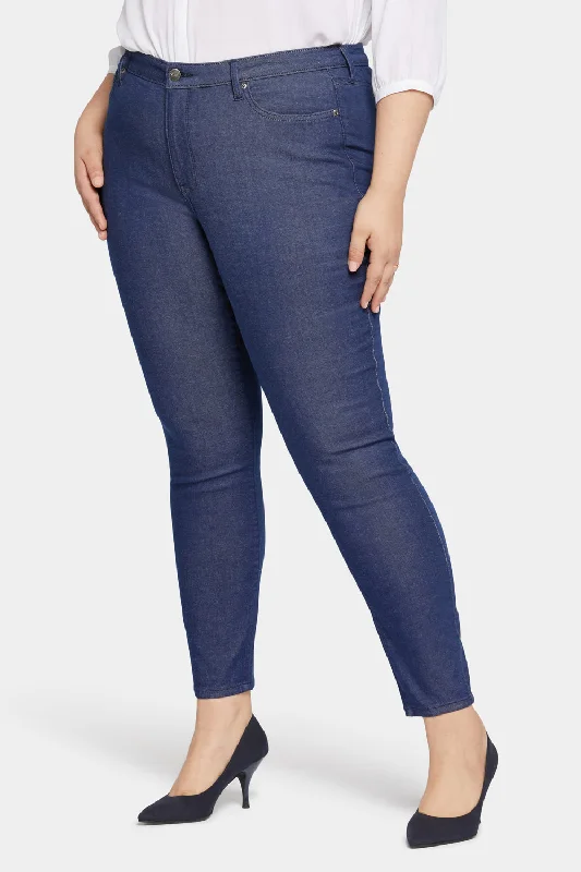 Ami Skinny Jeans In Plus Size - Endless Blue