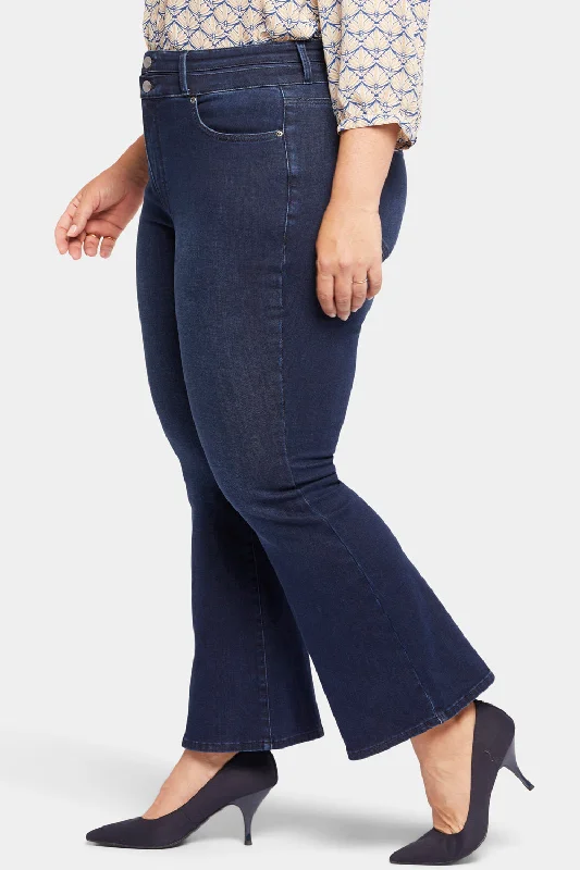 Ava Flared Jeans In Plus Size - Underground