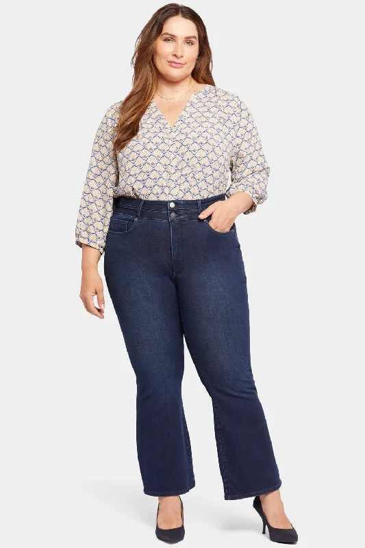 Ava Flared Jeans In Plus Size - Underground