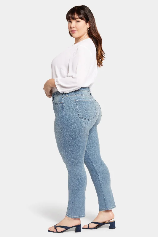 Le Silhouette Sheri Slim Jeans In Plus Size - Angel