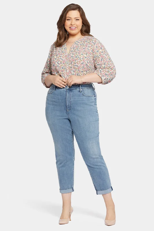 Margot Girlfriend Jeans In Plus Size - Angel