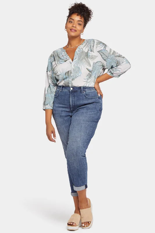 Margot Girlfriend Jeans In Plus Size - Caliente