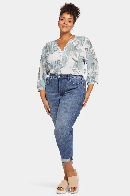 Margot Girlfriend Jeans In Plus Size - Caliente