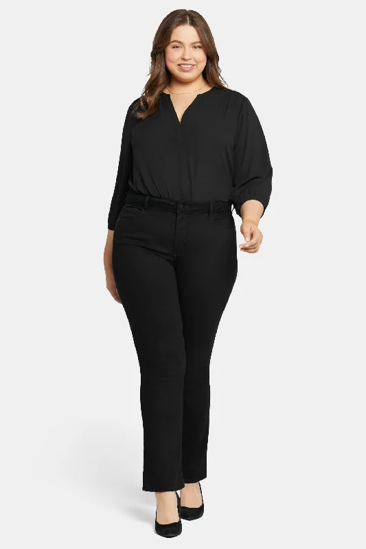 Marilyn Straight Jeans In Plus Size - Black