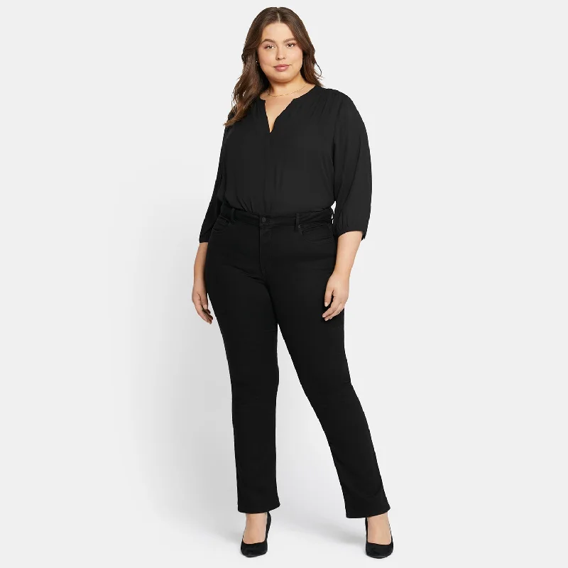 Marilyn Straight Jeans In Plus Size - Black