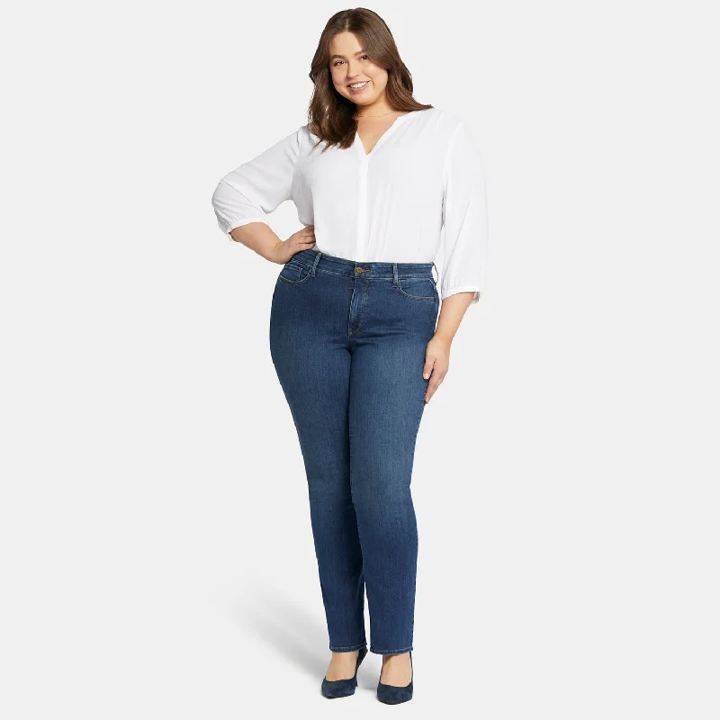 Marilyn Straight Jeans In Plus Size - Cooper