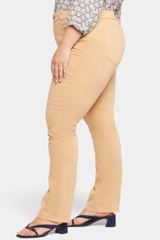 Marilyn Straight Jeans In Plus Size - Crossroads