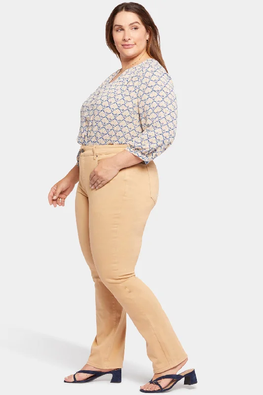 Marilyn Straight Jeans In Plus Size - Crossroads