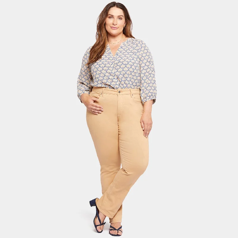 Marilyn Straight Jeans In Plus Size - Crossroads