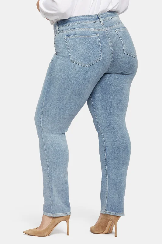 Marilyn Straight Jeans In Plus Size - Haley