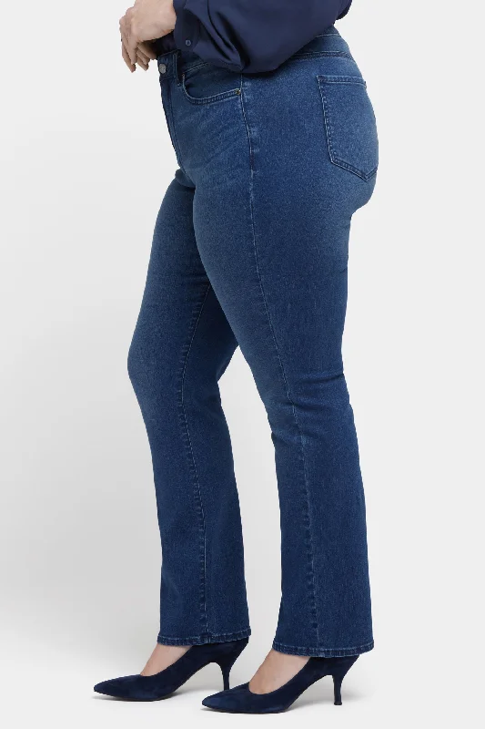 Marilyn Straight Jeans In Plus Size - Rendezvous