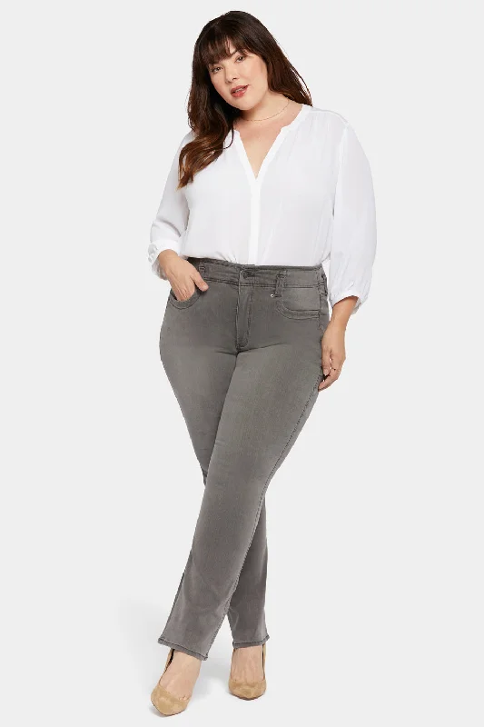 Marilyn Straight Jeans In Plus Size - Smokey Mountain