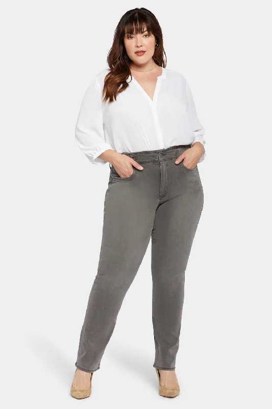 Marilyn Straight Jeans In Plus Size - Smokey Mountain