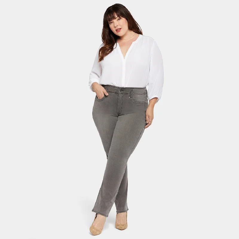 Marilyn Straight Jeans In Plus Size - Smokey Mountain