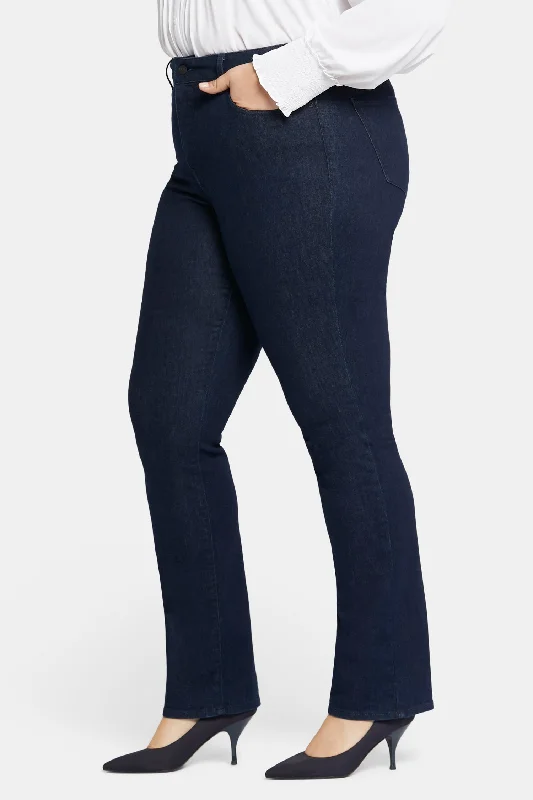 Marilyn Straight Jeans In Plus Size - Rinse