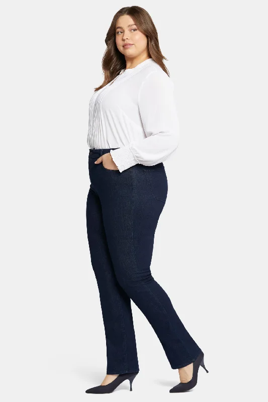 Marilyn Straight Jeans In Plus Size - Rinse