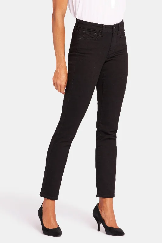 Sheri Slim Jeans In Petite - Black