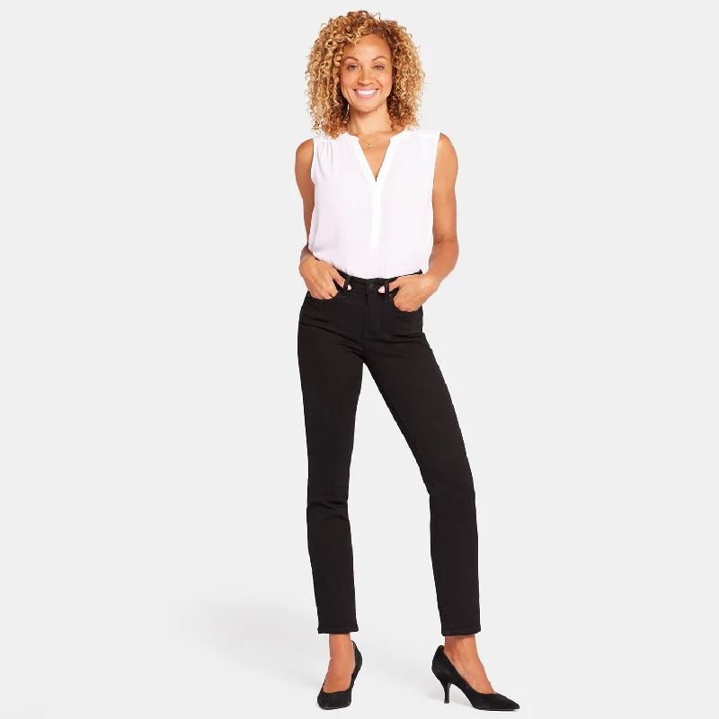 Sheri Slim Jeans In Petite - Black