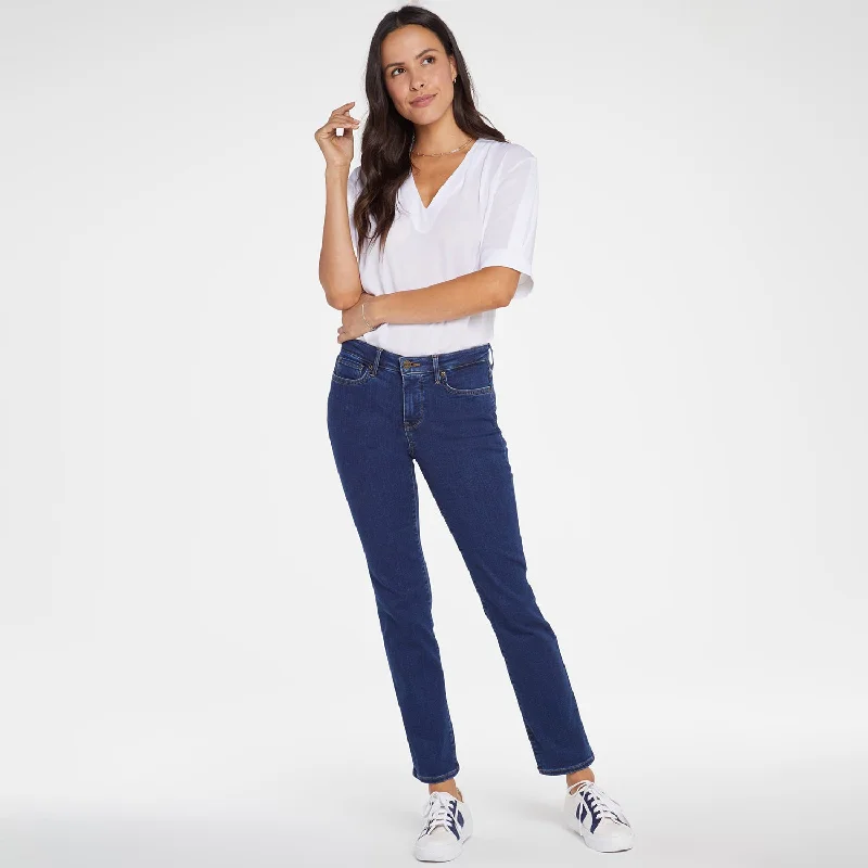 Sheri Slim Jeans In Petite - Quinn