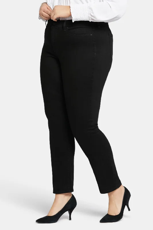 Sheri Slim Jeans In Plus Size - Black