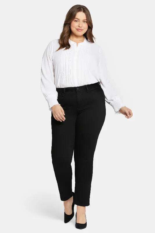 Sheri Slim Jeans In Plus Size - Black