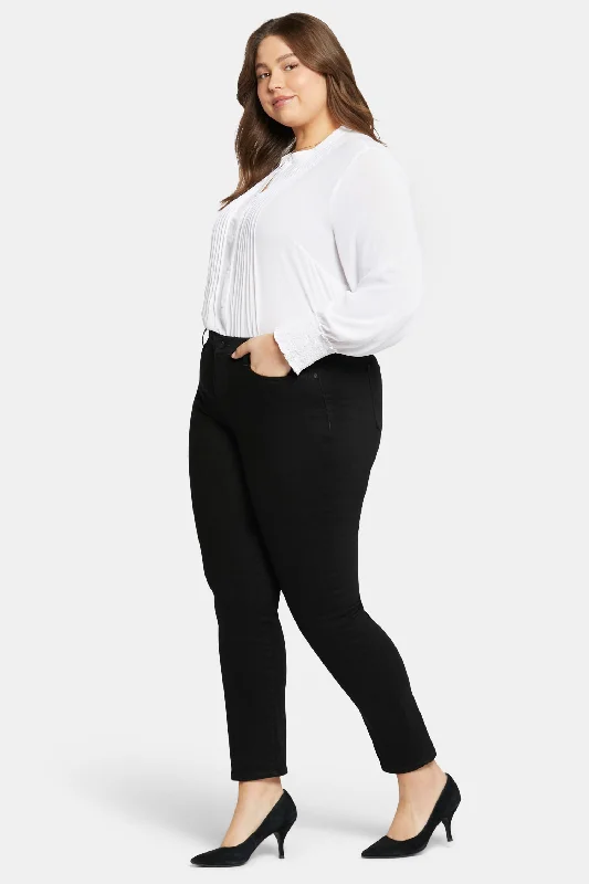 Sheri Slim Jeans In Plus Size - Black