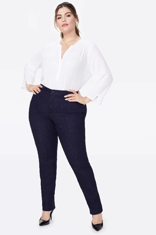 Sheri Slim Jeans In Plus Size - Rinse