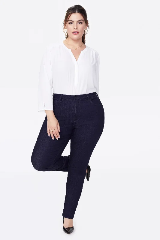 Sheri Slim Jeans In Plus Size - Rinse