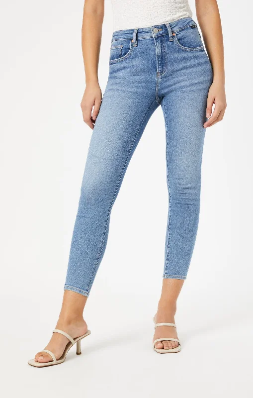 TESS SKINNY IN LIGHT USED VINTAGE FLEX BLUE