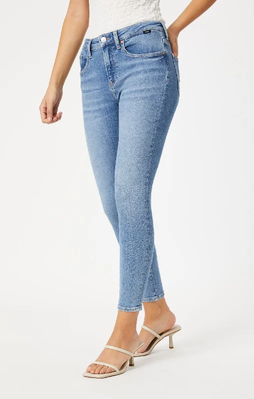 TESS SKINNY IN LIGHT USED VINTAGE FLEX BLUE